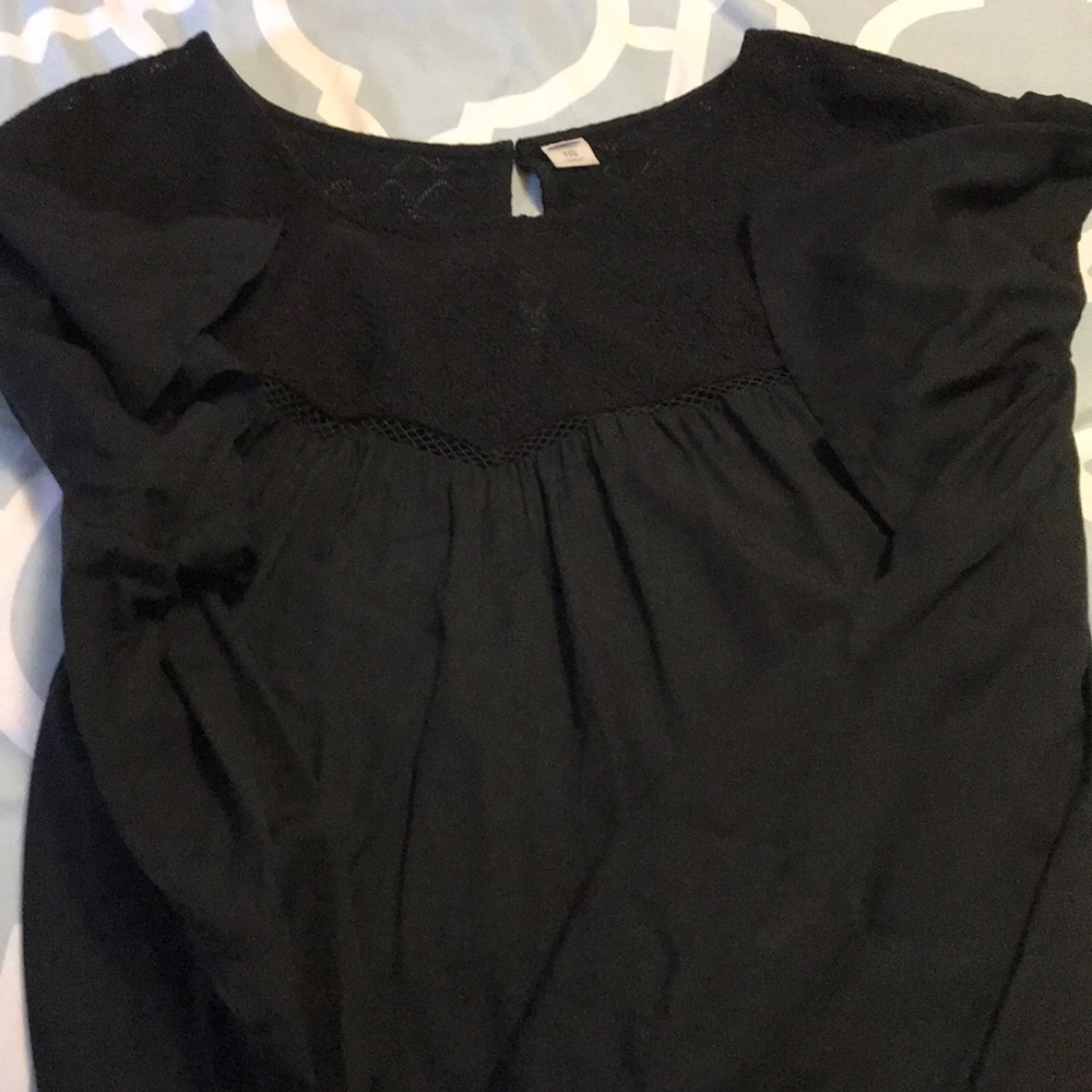 Black light weight dress with lace-like detail